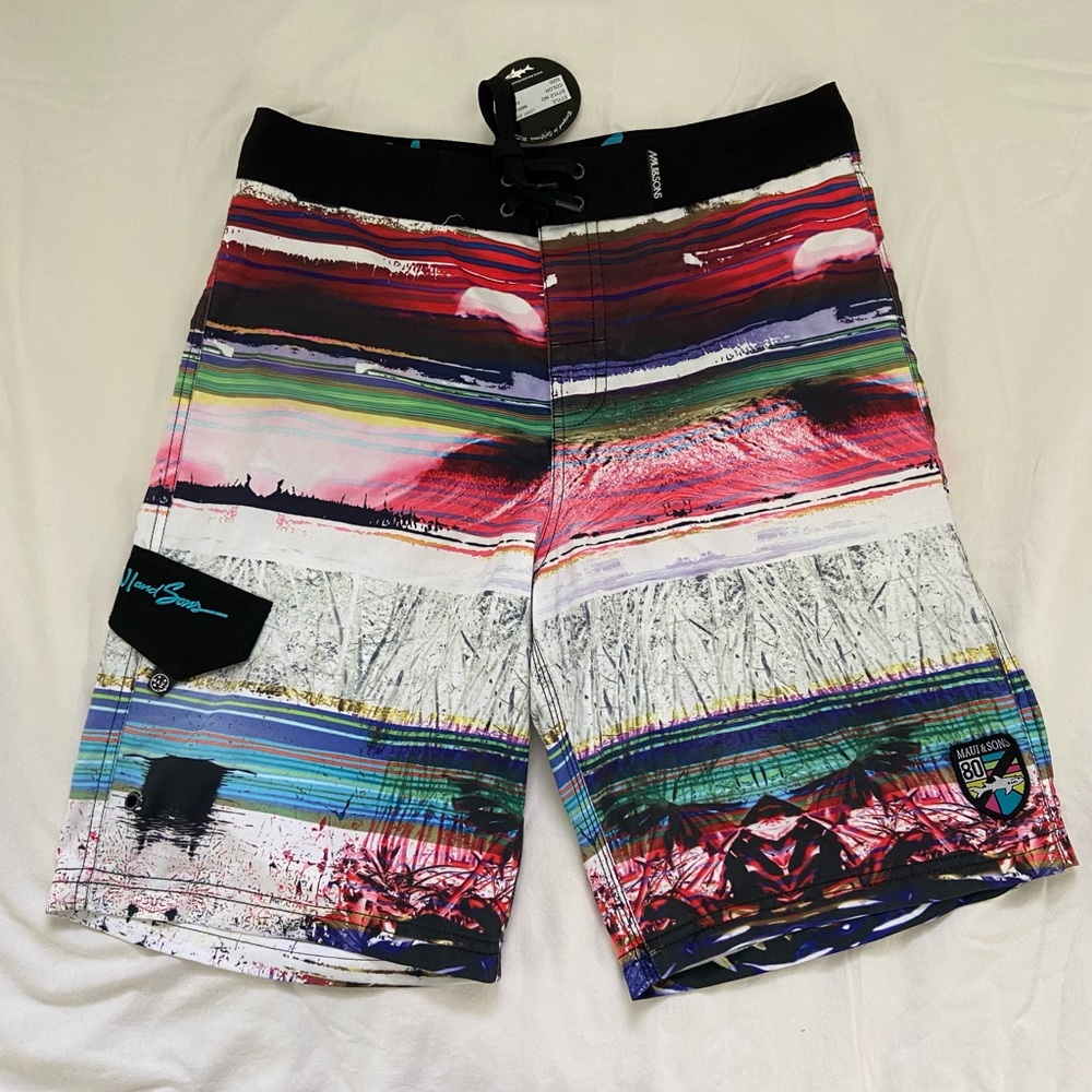 Maui & Sons Board Shorts Men’s Size 32 Style Lost Jungle Color Red NWT